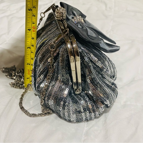 Unique Silver and Gray Sequined Jeweled Evening Bag Clutch or Crossbody EUC - Picture 10 of 12